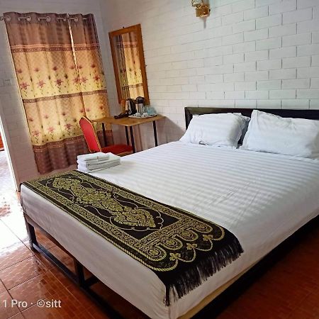 קלאו Full Moon Guesthouse מראה חיצוני תמונה