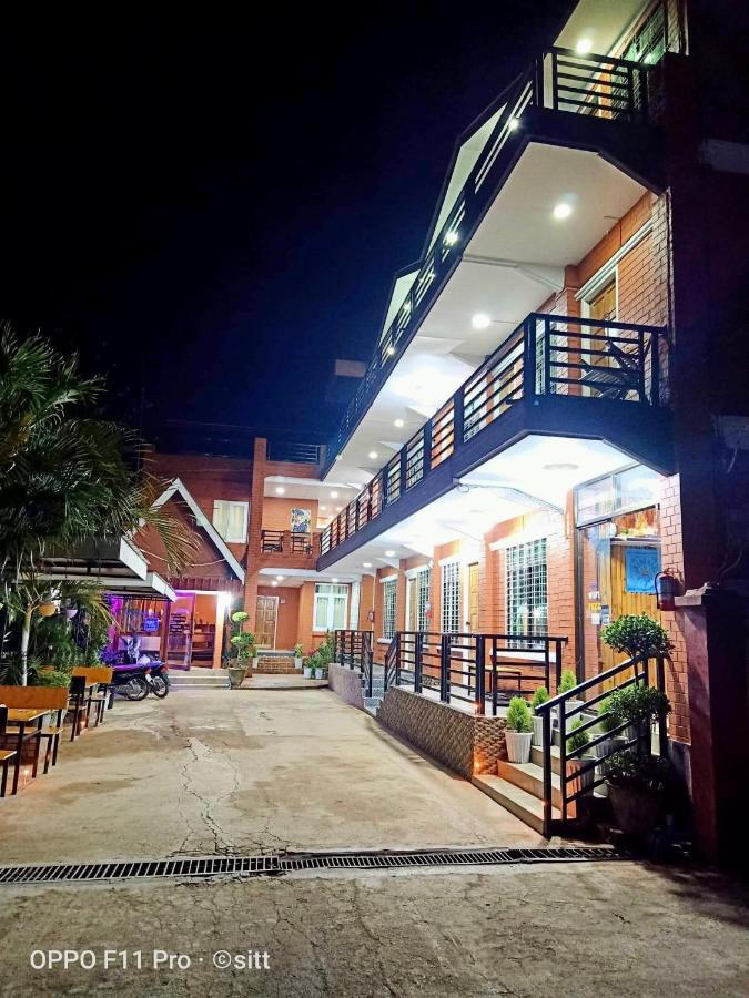 קלאו Full Moon Guesthouse מראה חיצוני תמונה